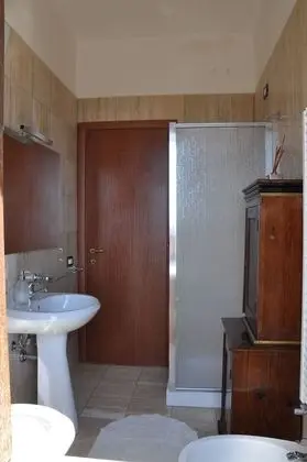 Dört Kişilik Oda, Deniz Manzaralı