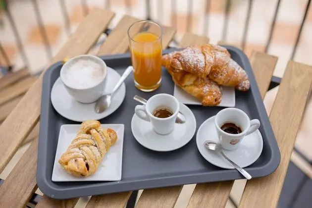 Tek Büyük veya İki Ayrı Yataklı Oda (Orchidea)