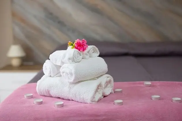 Tek Büyük veya İki Ayrı Yataklı Oda (Violetta)