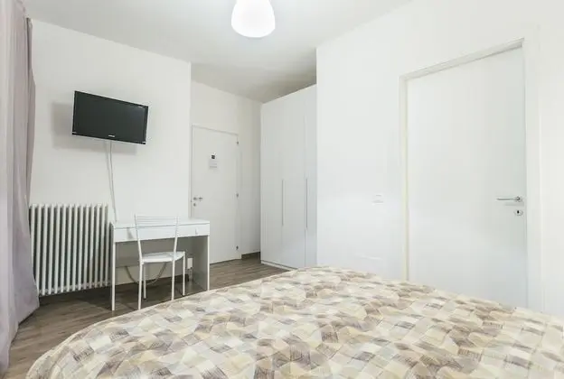 Basic Tek Büyük Yataklı Oda