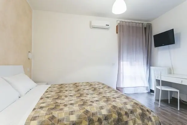 Basic Tek Büyük Yataklı Oda