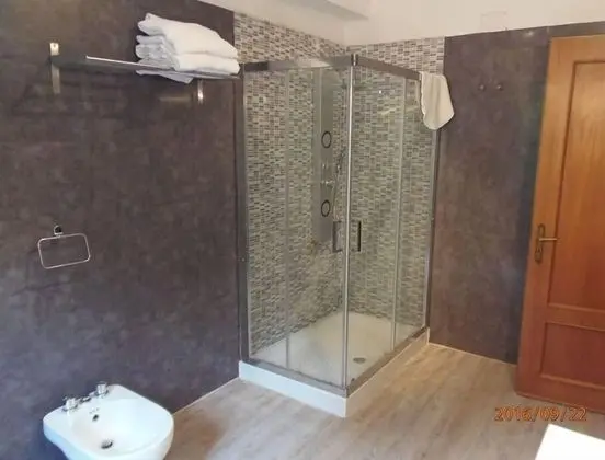 Basic Tek Büyük Yataklı Oda