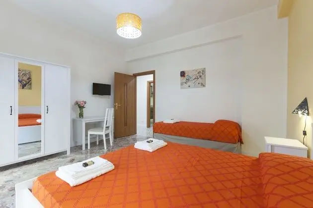 Üç Kişilik Oda (Orange)