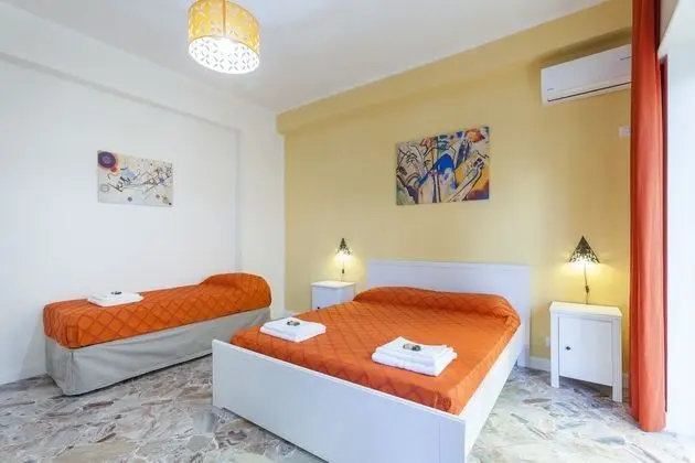 Üç Kişilik Oda (Orange)