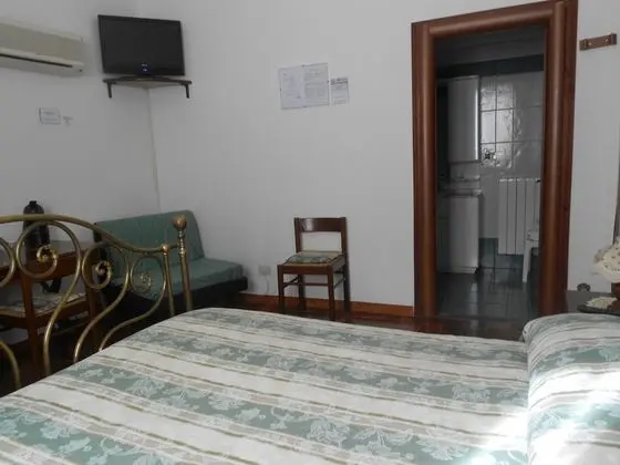 Standard Tek Büyük Yataklı Oda