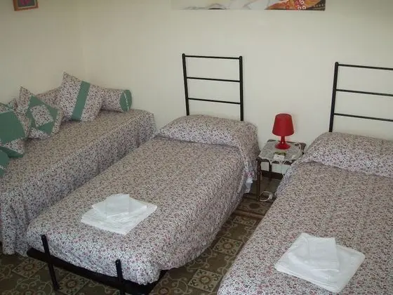 Üç Kişilik Oda