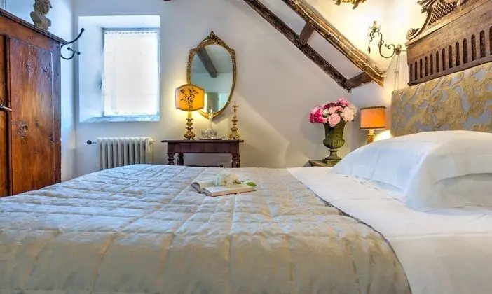 Tek Büyük Yataklı Oda, Ortak Banyo