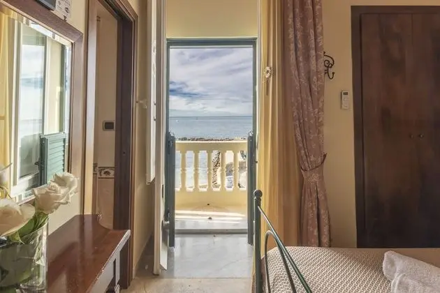 Superior Üç Kişilik Oda, Deniz Manzaralı