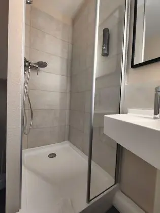 Tek Büyük Yataklı Oda, Sigara İçilmez