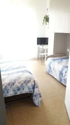 Tek Büyük veya İki Ayrı Yataklı Oda, Ortak Banyo