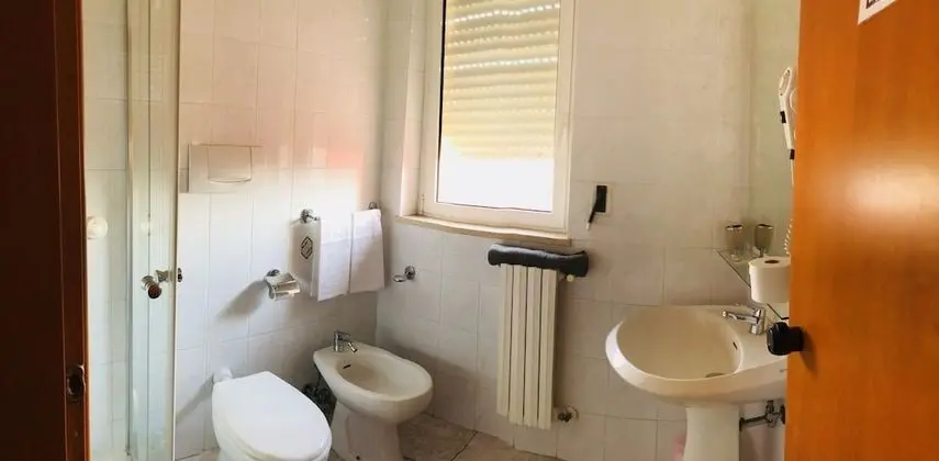 Büyük Yataklı Tek Kişilik Oda