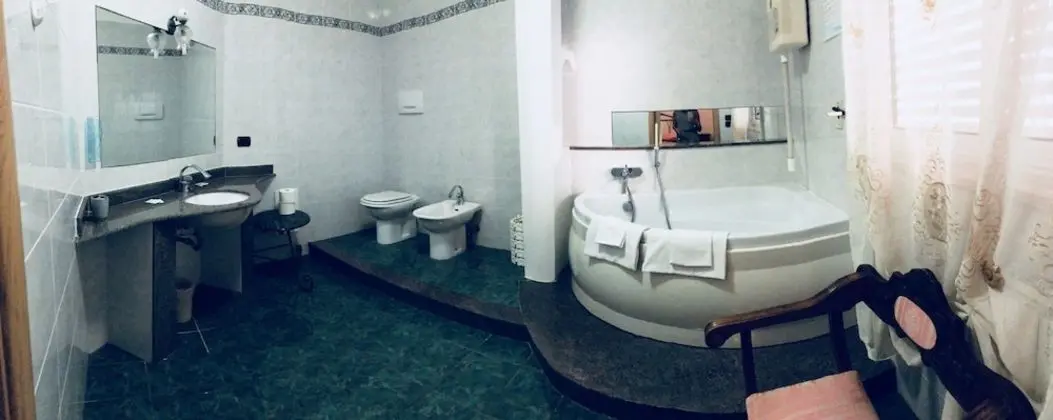 Deluxe Tek Büyük Yataklı Oda, Jakuzi