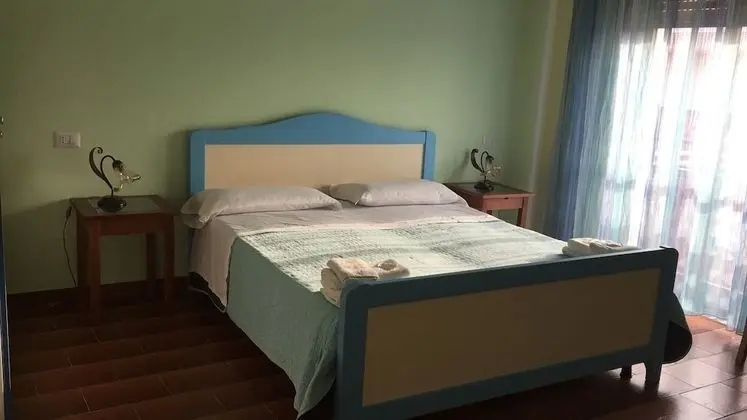 Basic Tek Büyük veya İki Ayrı Yataklı Oda