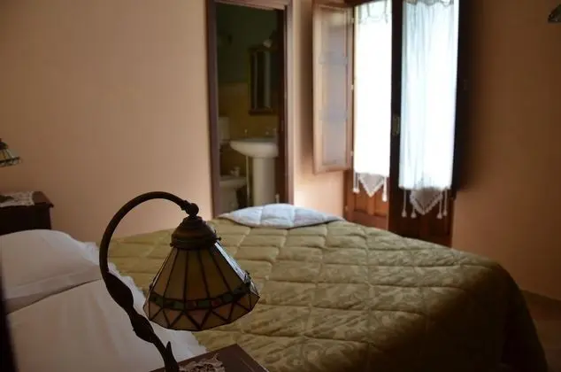 Classic Tek Büyük Yataklı Oda (Salmone)