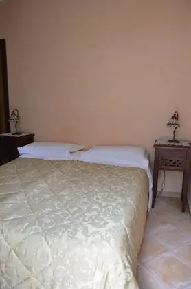 Classic Tek Büyük Yataklı Oda (Salmone)