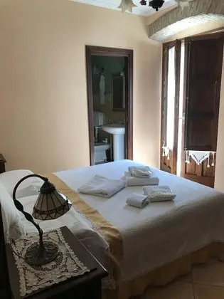 Classic Tek Büyük Yataklı Oda (Salmone)