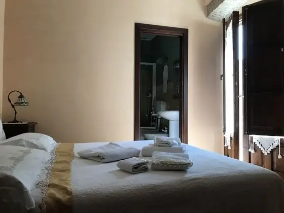 Classic Tek Büyük Yataklı Oda (Salmone)