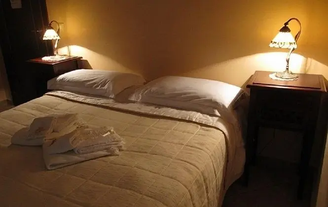 Classic Tek Büyük Yataklı Oda (Salmone)