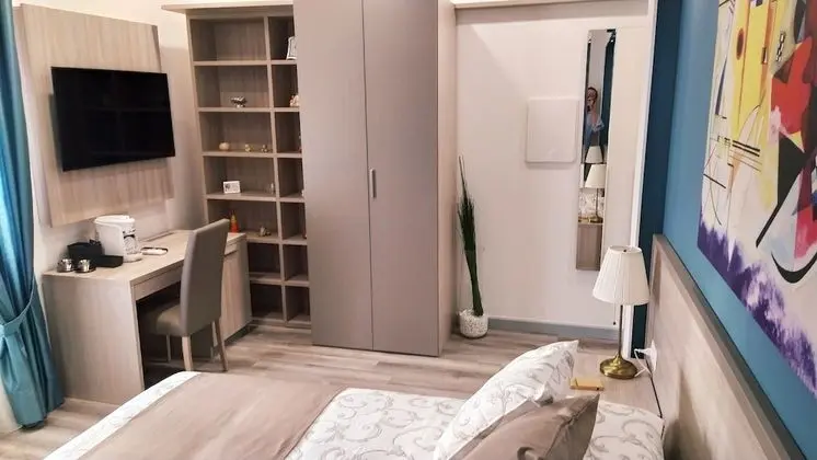 Deluxe Tek Büyük Yataklı Oda, Kısmi Deniz Manzaralı