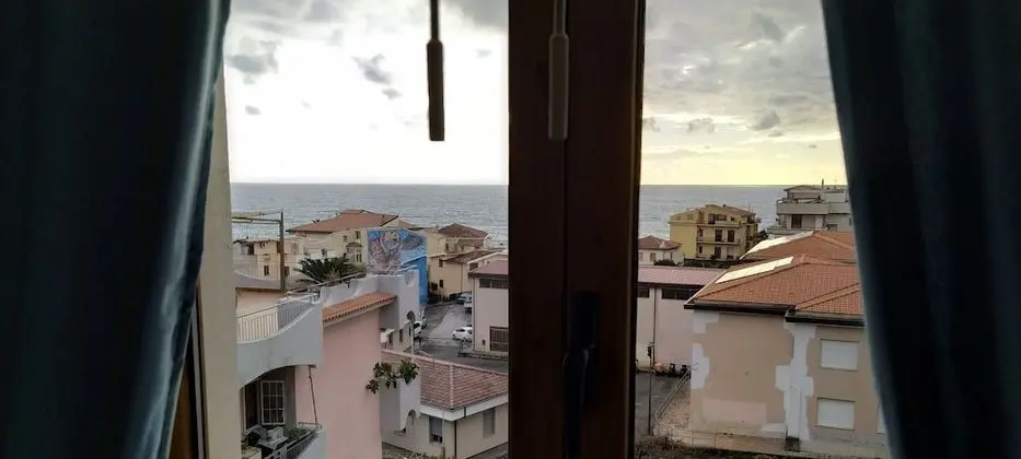 Deluxe Tek Büyük Yataklı Oda, Kısmi Deniz Manzaralı