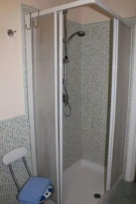 Üç Kişilik Oda (external private bathroom)