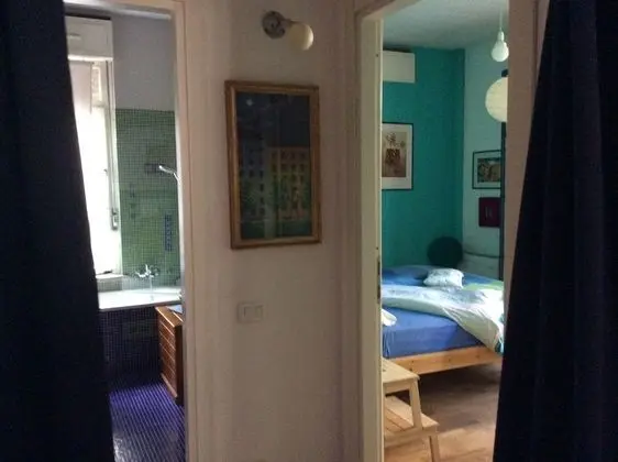 Tek Büyük Yataklı Oda, Ortak Banyo (Sarah)