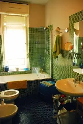 Üç Kişilik Oda, 3 Tek Kişilik Yatak, Ortak Banyo (Fil)