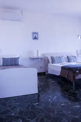 Üç Kişilik Oda (Bagno esterno, appartamento condiviso)