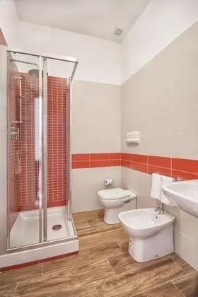 Üç Kişilik Oda, Şehir Manzaralı