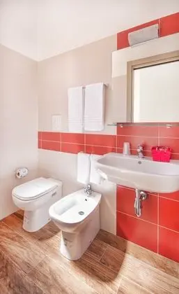 Üç Kişilik Oda, Şehir Manzaralı