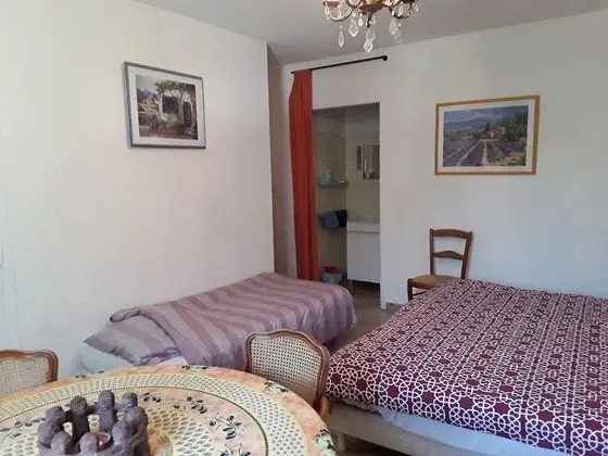 Üç Kişilik Oda