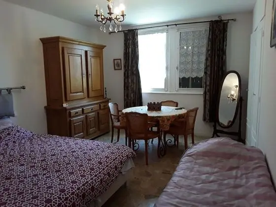 Üç Kişilik Oda