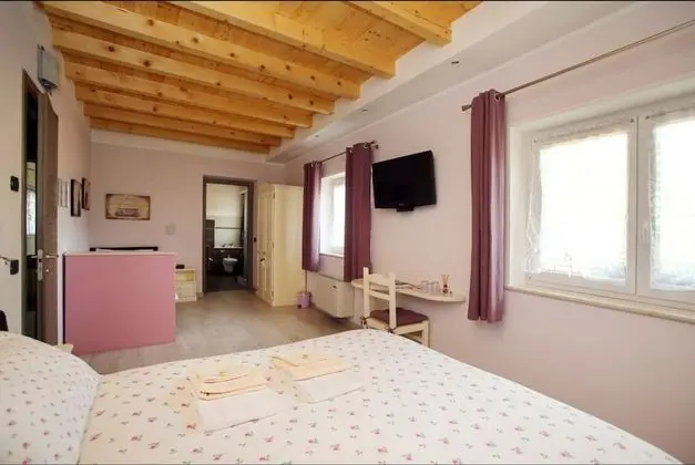 Üç Kişilik Oda
