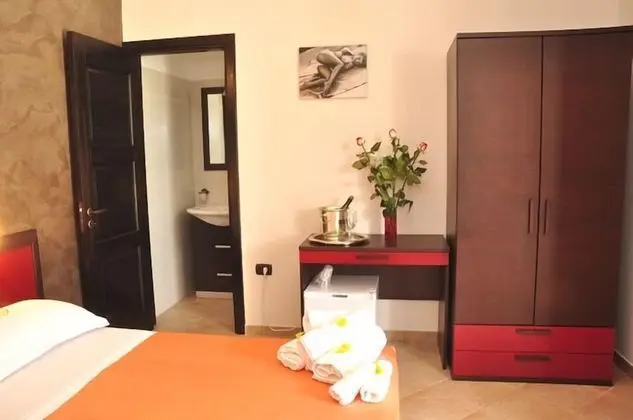 Üç Kişilik Oda