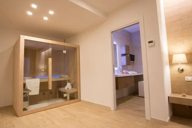 Tek Büyük Yataklı Oda, Sauna (1)