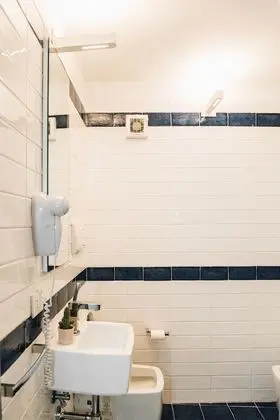 Tek Büyük Yataklı Oda, Özel Banyo (External Bathroom)