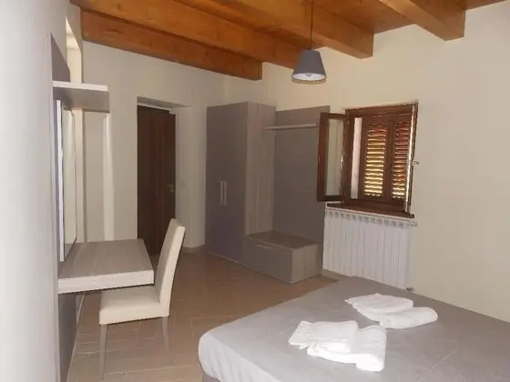 Tek Büyük Yataklı Oda