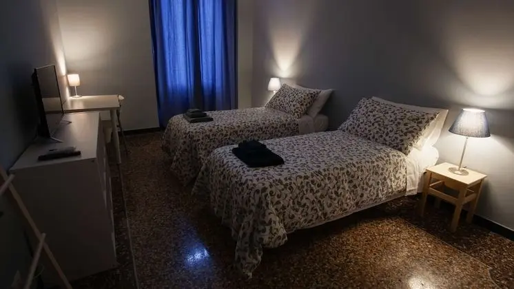 İki Ayrı Yataklı Oda, 2 Tek Kişilik Yatak, Ortak Banyo