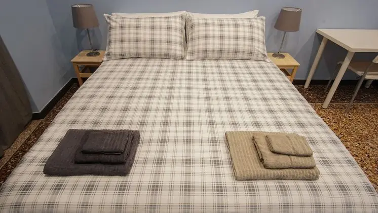 Tek Büyük Yataklı Oda, Ortak Banyo