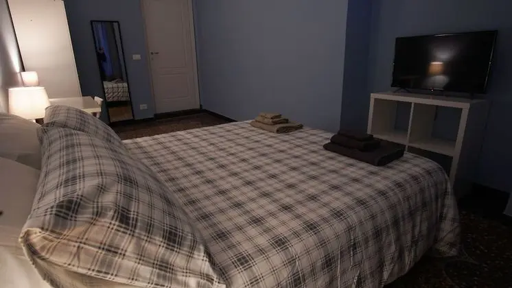 Tek Büyük Yataklı Oda, Ortak Banyo