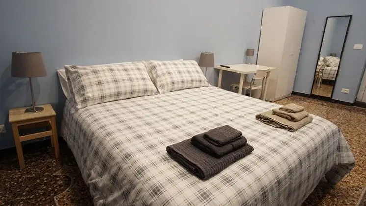 Tek Büyük Yataklı Oda, Ortak Banyo