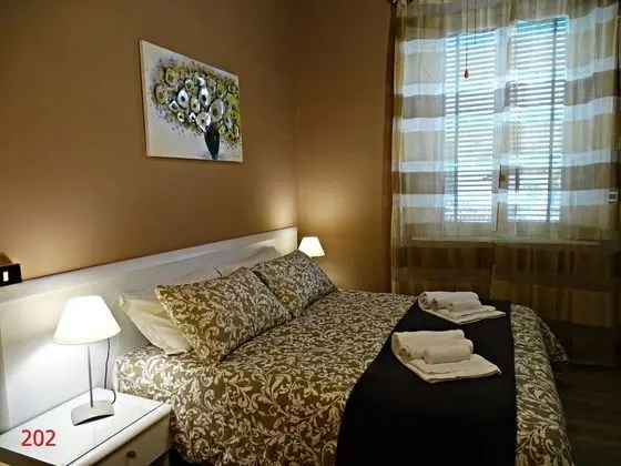 Basic Tek Büyük veya İki Ayrı Yataklı Oda, Ortak Banyo