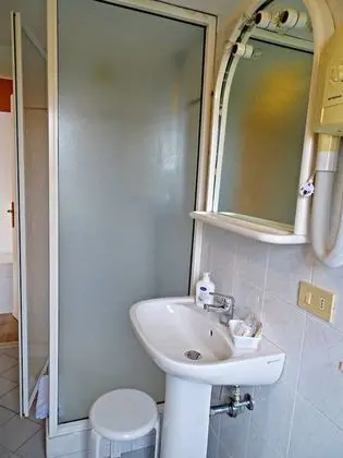 Classic Üç Kişilik Oda