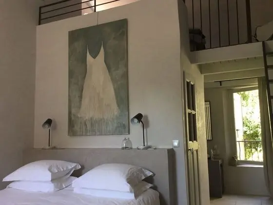 Üç Kişilik Oda (Camelee)