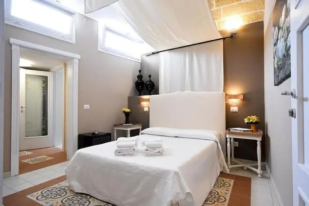 Standard Tek Büyük Yataklı Oda