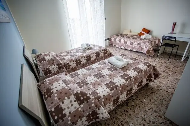 Üç Kişilik Oda, Ortak Banyo