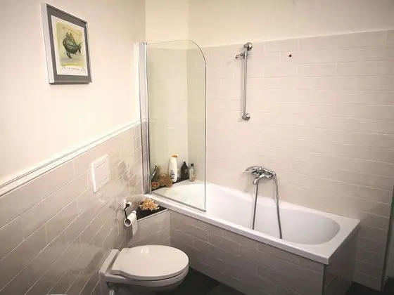 Tek Kişilik Oda, Ortak Banyo
