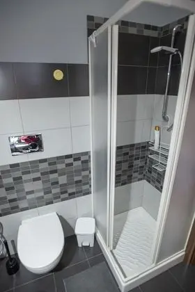 Tek Büyük Yataklı Oda, Banyolu/Duşlu