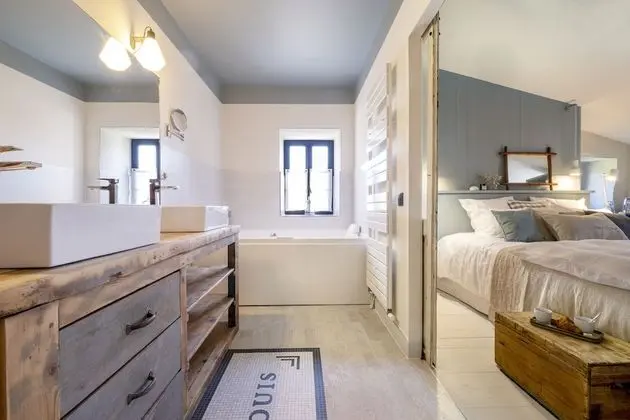 Üç Kişilik Oda, Küvet