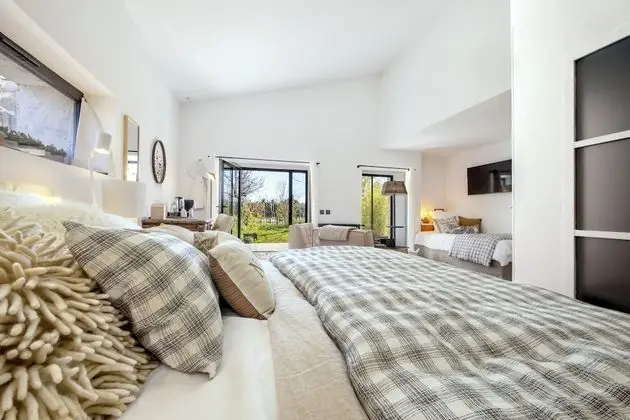 Üç Kişilik Oda, Teras